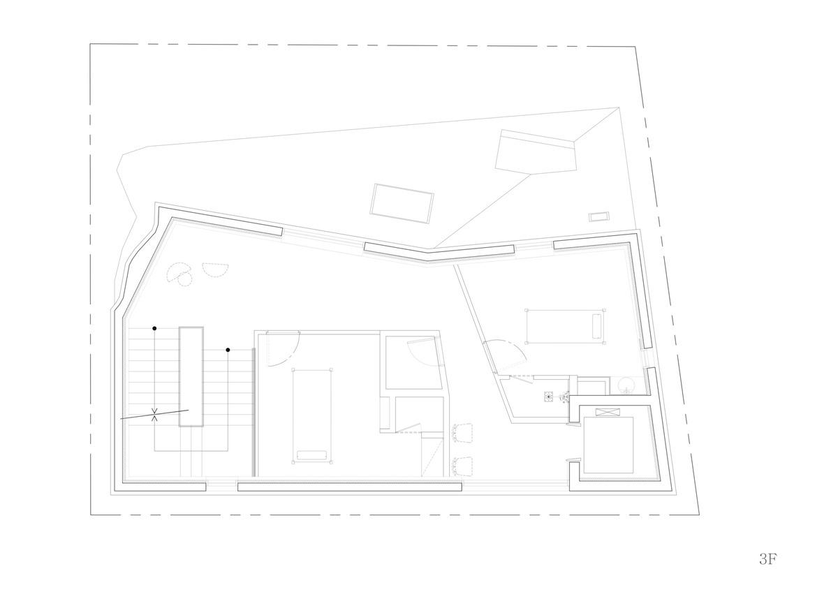 斜棱锥形混凝土建筑，Areuke 水疗中心 / Chiasmus Partners