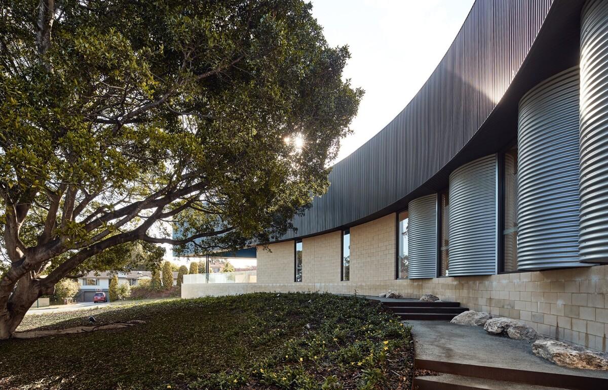 城市海滩寄宿制学院 / iredale pedersen hook architects