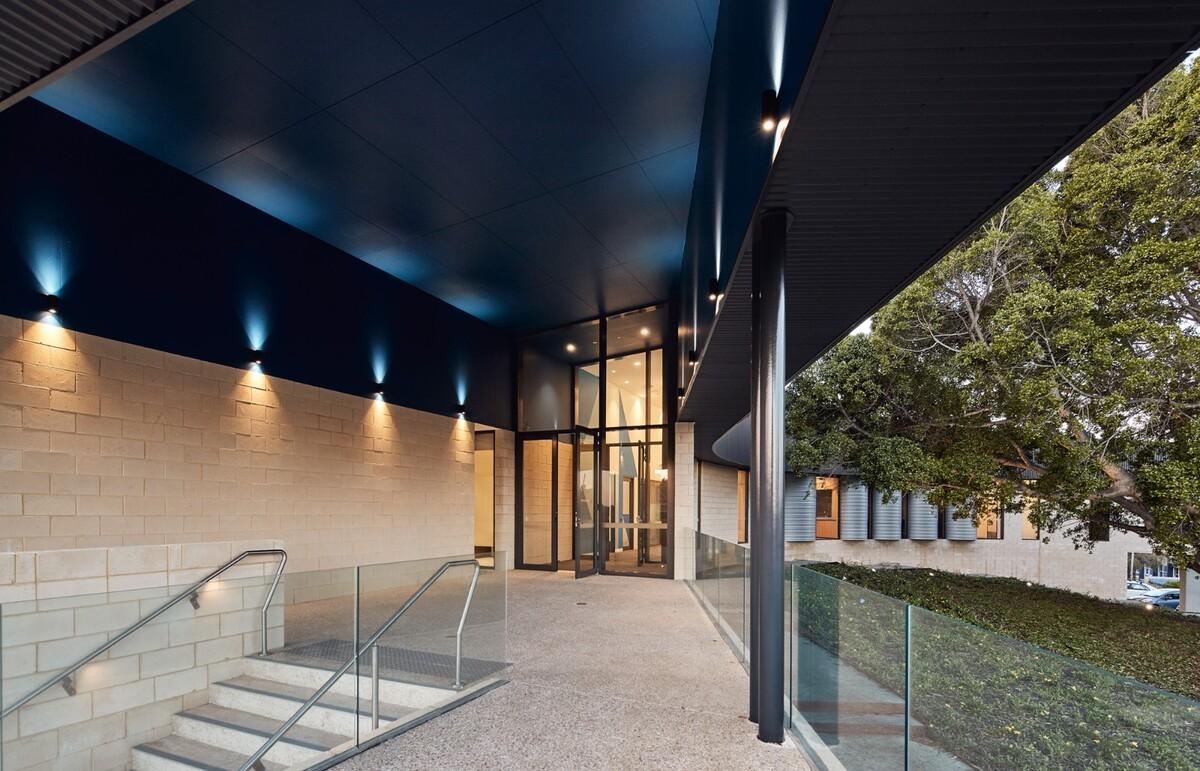 城市海滩寄宿制学院 / iredale pedersen hook architects
