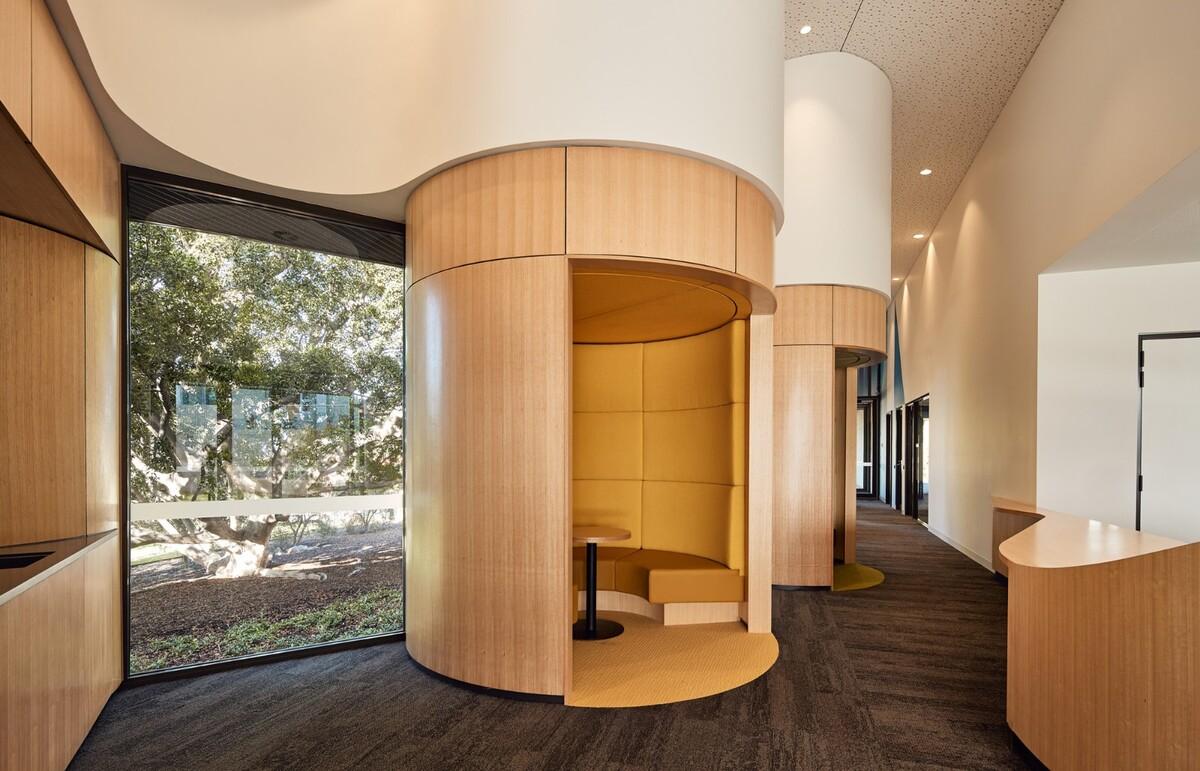 城市海滩寄宿制学院 / iredale pedersen hook architects