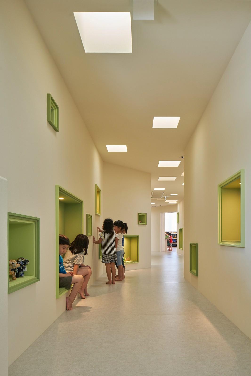 巨构与小人儿，筑紫森林幼儿园 / UID Architects