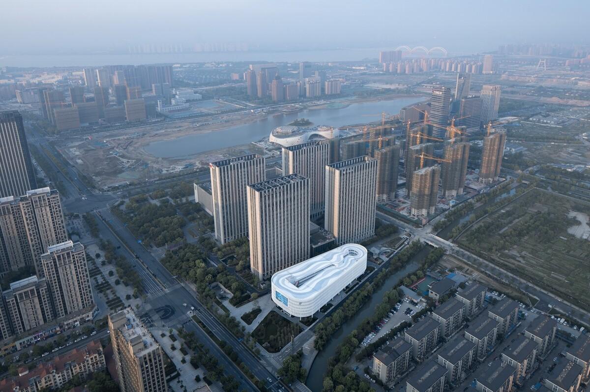 来自停车楼的逆袭：杭州钱投海达停车楼 / 浙江大学建筑设计研究院有限公司