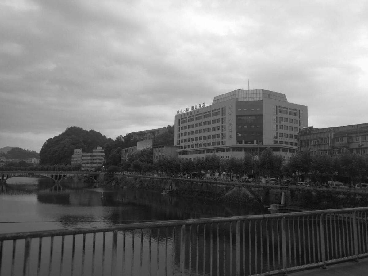 新烟火主义：缙云老城溪滨南路有机更新 / I Studio言吾建筑