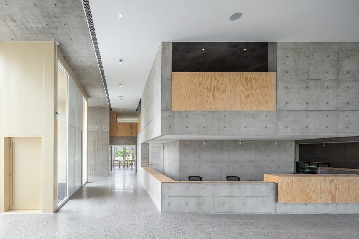 垂直教堂，淡江教堂 / Behet Bondzio Lin Architekten