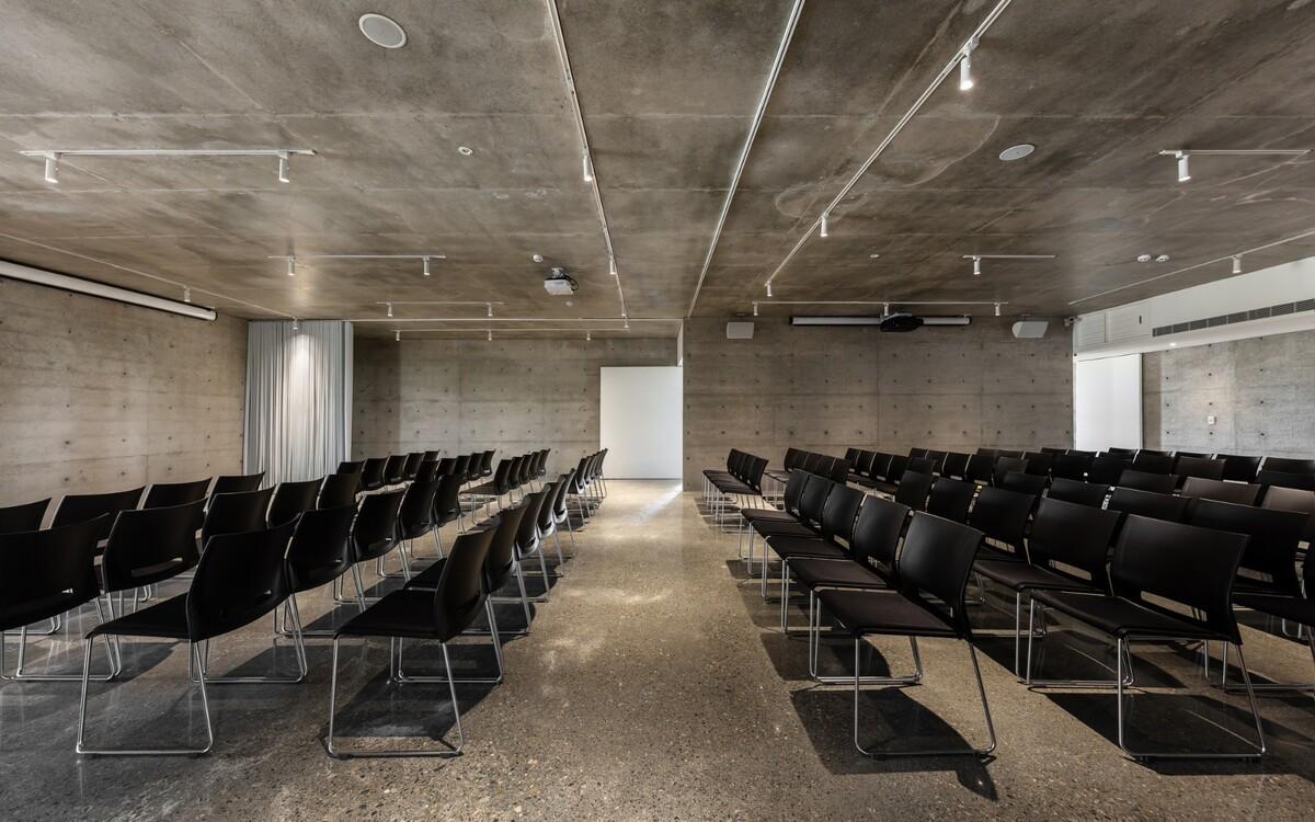 垂直教堂，淡江教堂 / Behet Bondzio Lin Architekten