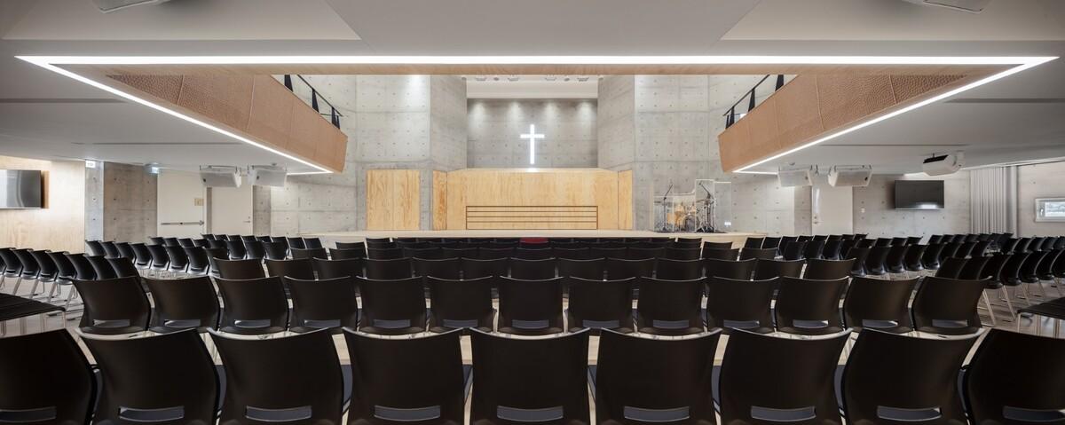 垂直教堂，淡江教堂 / Behet Bondzio Lin Architekten