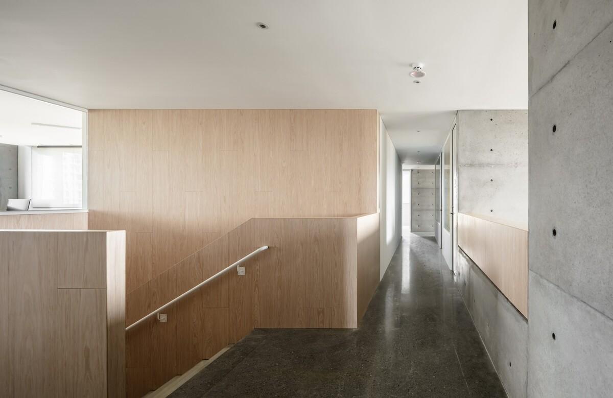 垂直教堂，淡江教堂 / Behet Bondzio Lin Architekten
