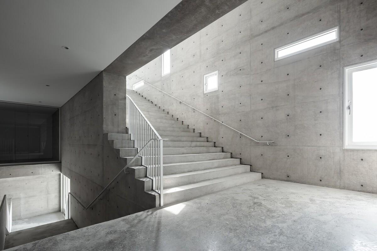 垂直教堂，淡江教堂 / Behet Bondzio Lin Architekten