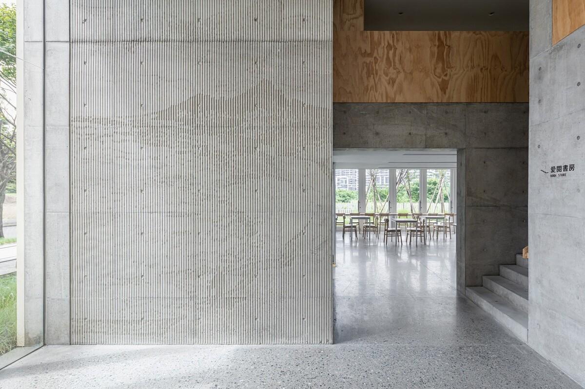 垂直教堂，淡江教堂 / Behet Bondzio Lin Architekten
