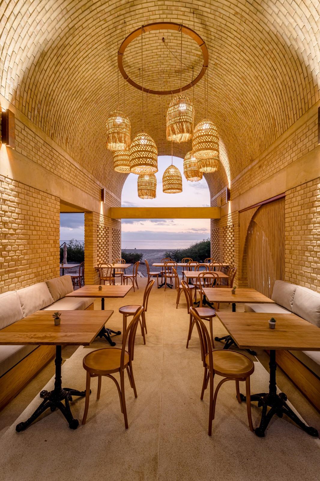 原生态拱顶海岸酒店 / Taller de Arquitectura X / Alberto Kalach