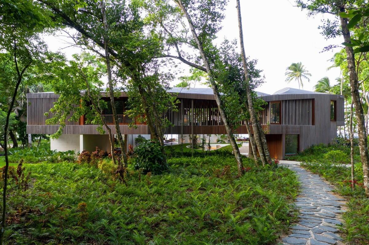 Las Olas 度假屋 / Young Projects