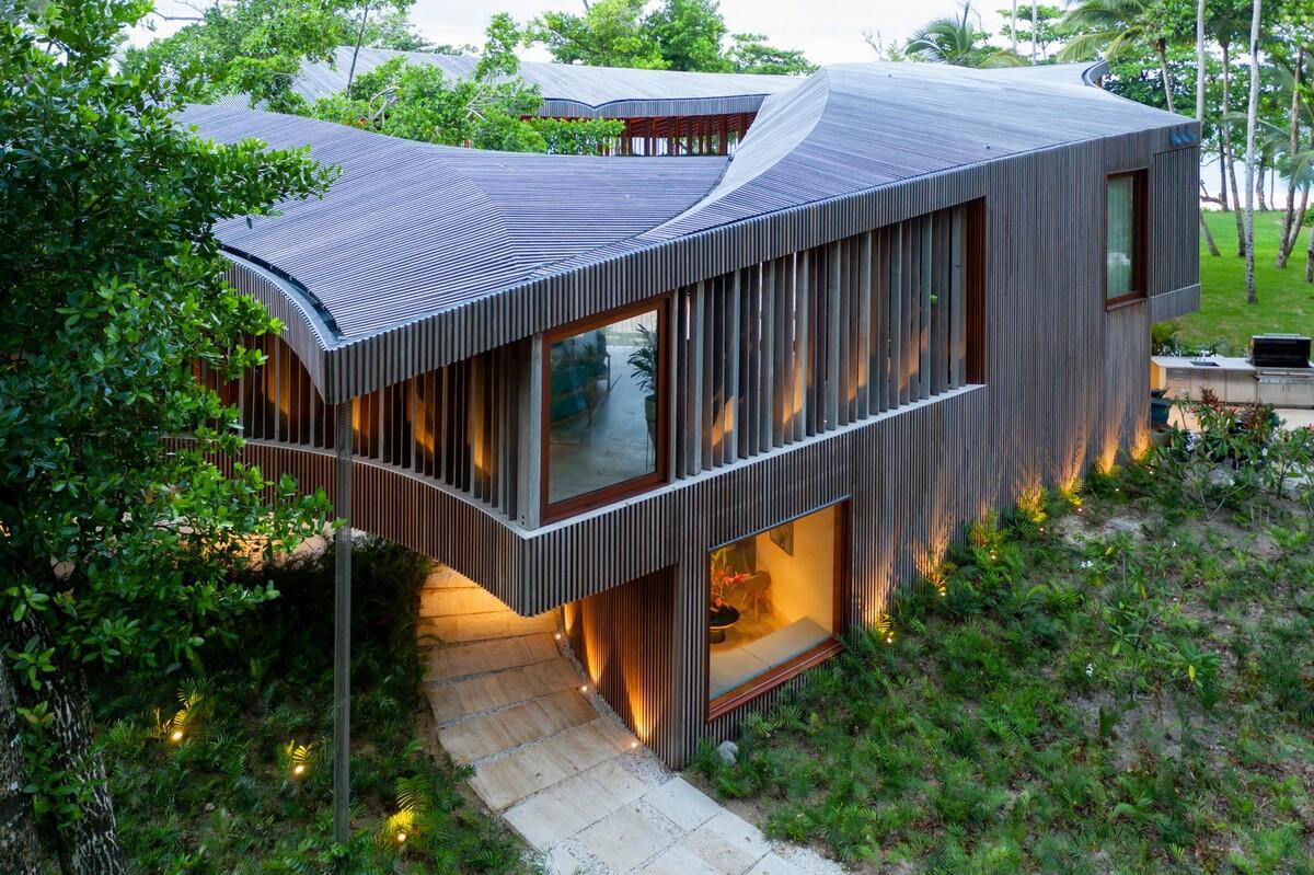 Las Olas 度假屋 / Young Projects