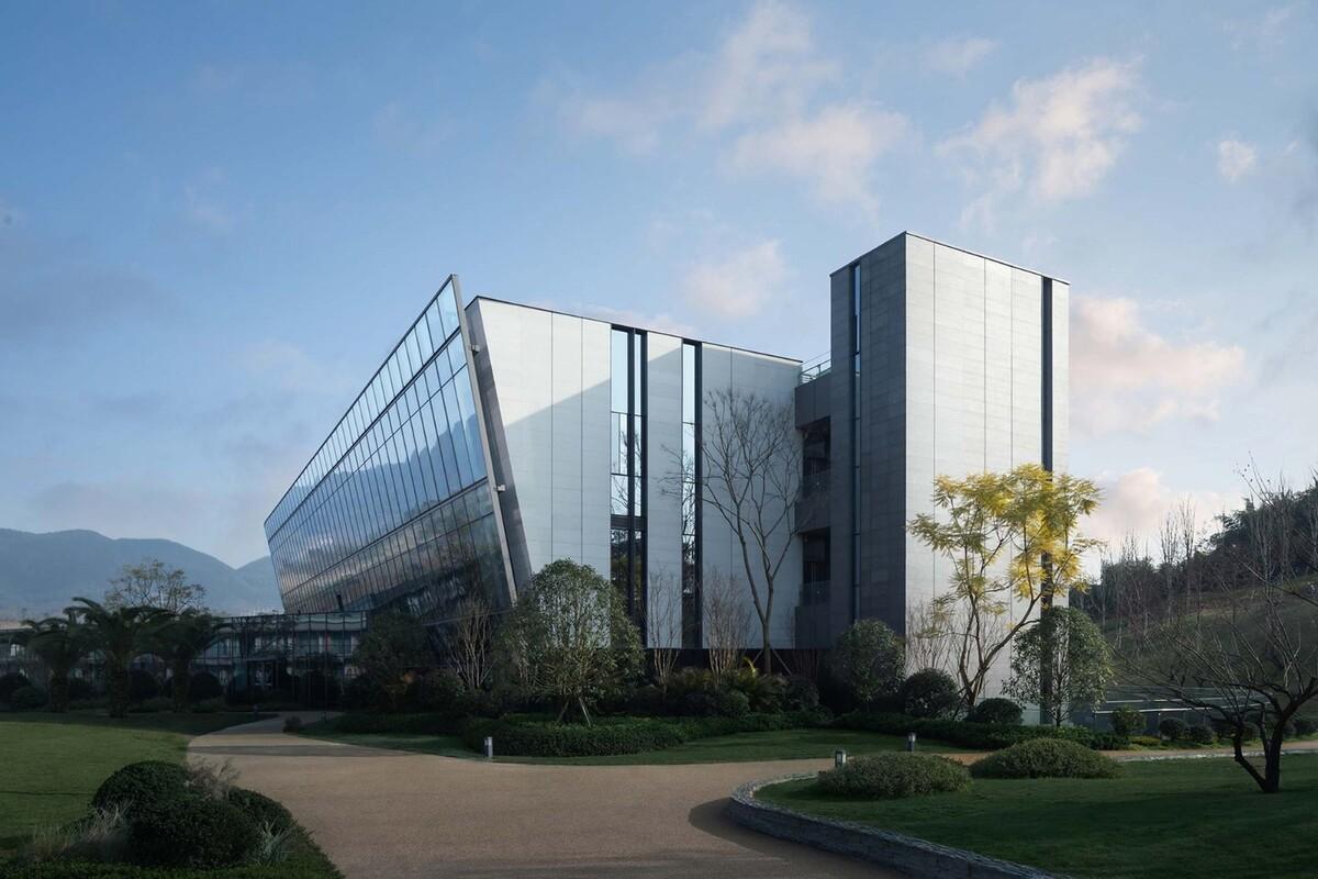 重庆两江协同创新区融合创新中心 / 上海都设营造建筑设计事务所