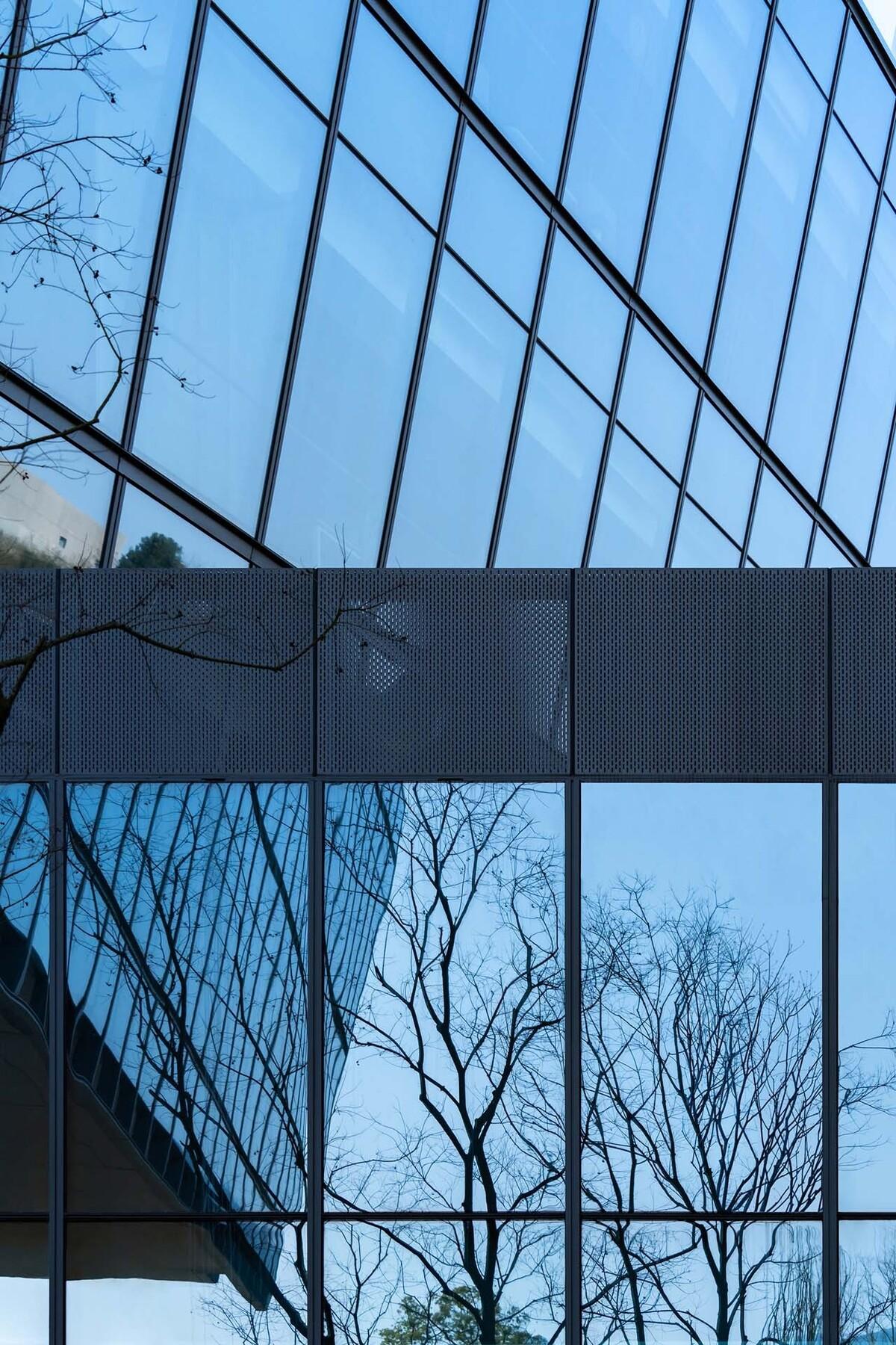 重庆两江协同创新区融合创新中心 / 上海都设营造建筑设计事务所