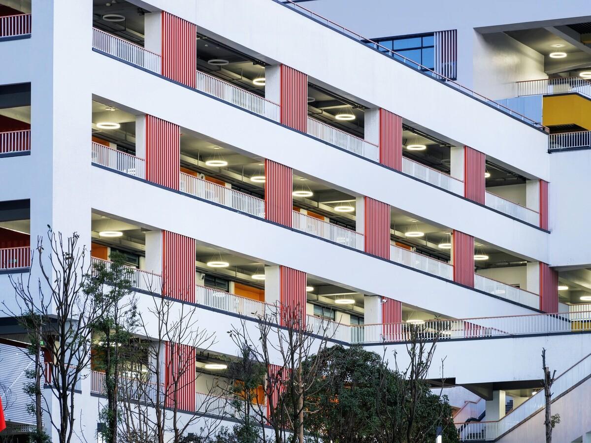 吉首中驰·湘郡礼德学校（一期）/ 象外营造工作室