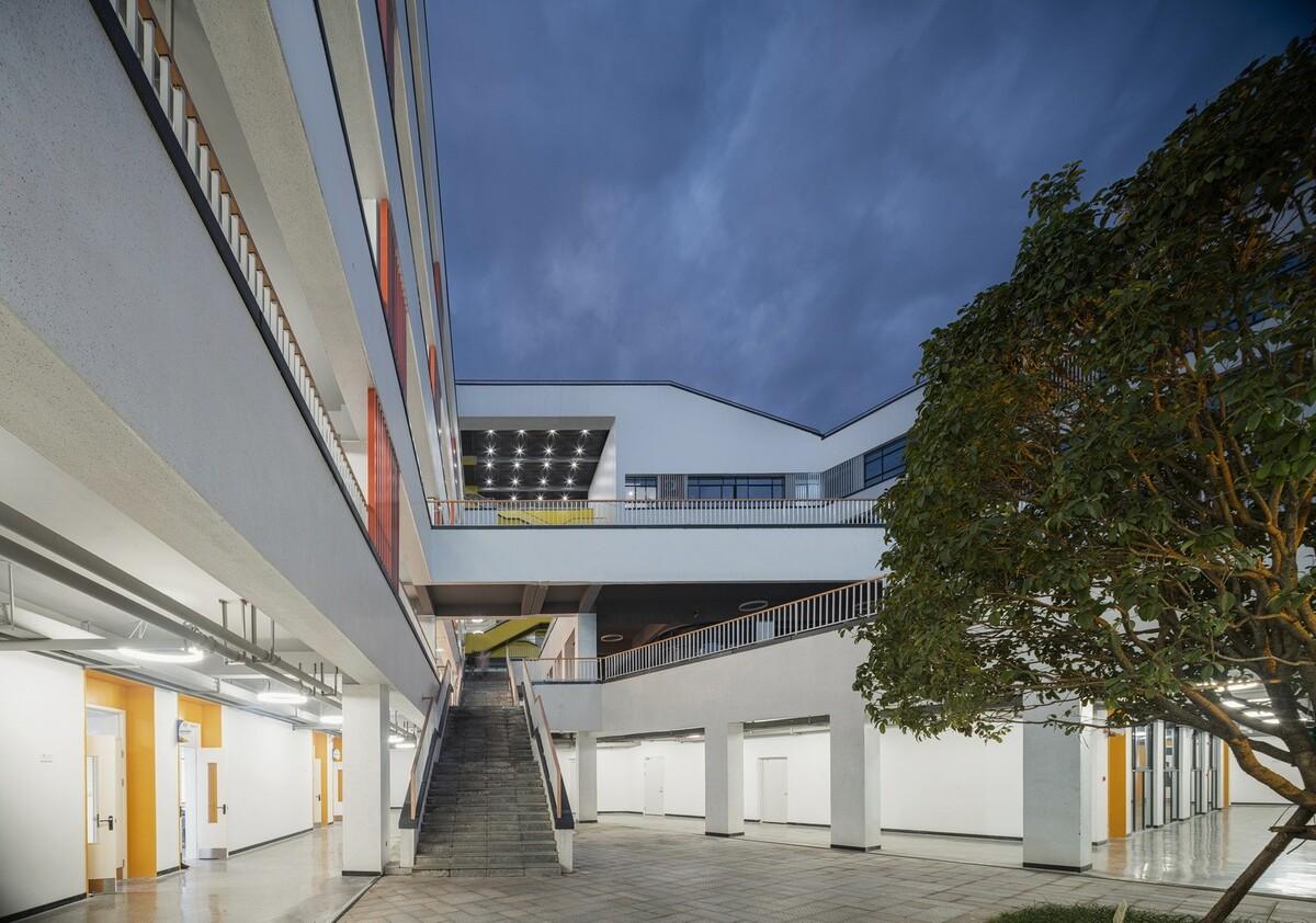 吉首中驰·湘郡礼德学校（一期）/ 象外营造工作室