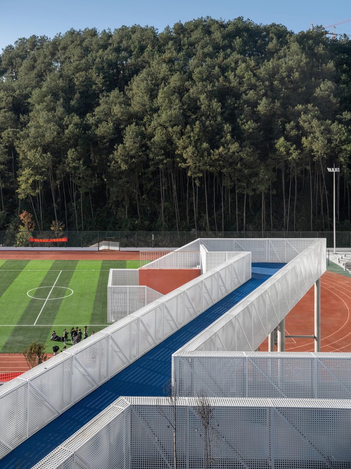 吉首中驰·湘郡礼德学校（一期）/ 象外营造工作室