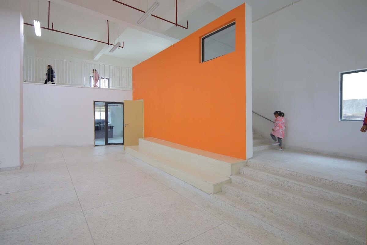 九寨沟县启航幼儿园 / 东意建筑