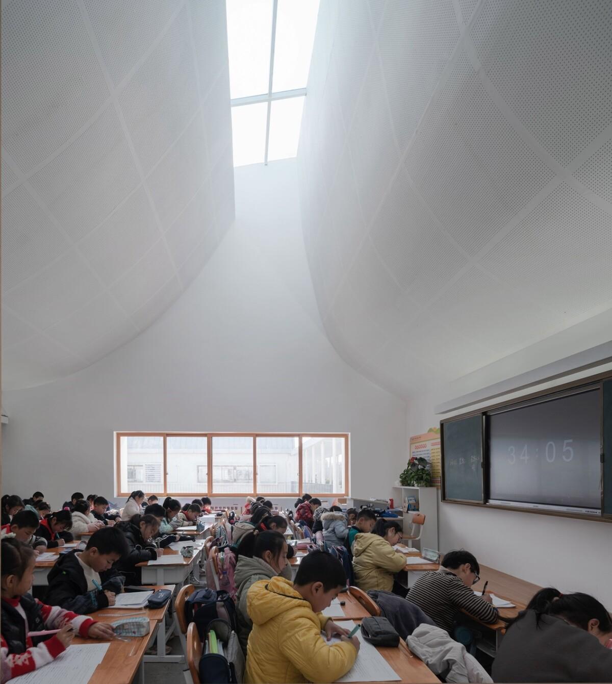 平行与光的学校——青衣江路小学校 / 迹·建筑事务所（TAO）