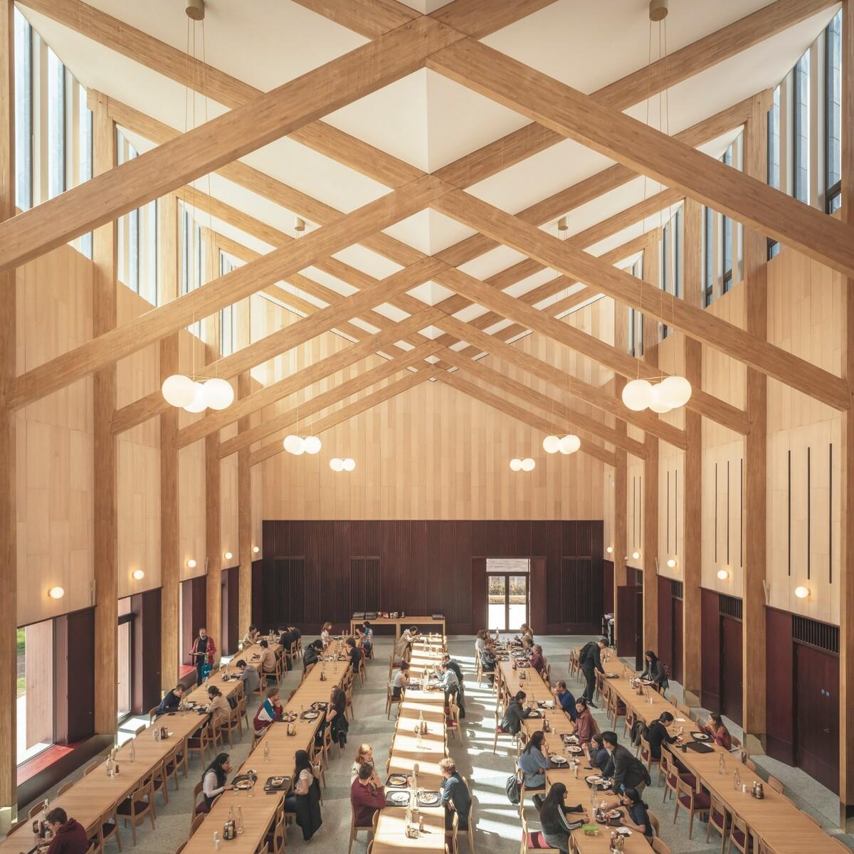 复古绿釉，剑桥大学食堂 / Feilden Fowles