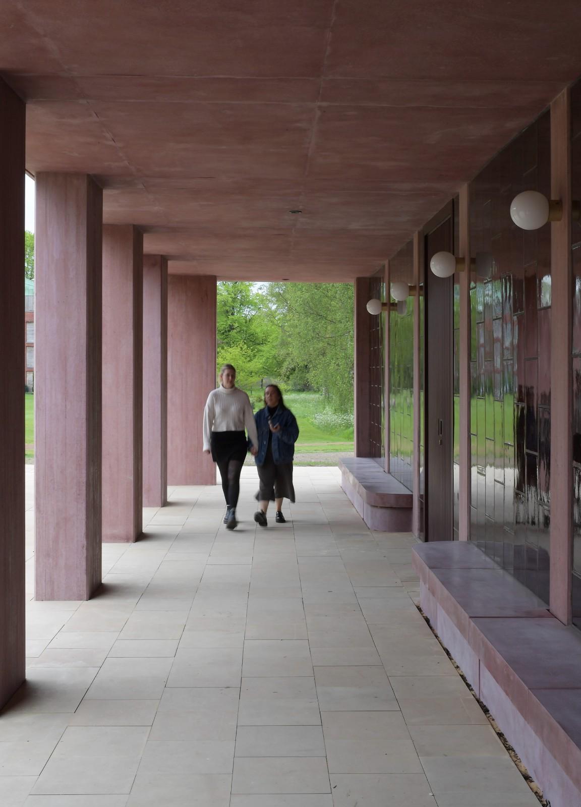 复古绿釉，剑桥大学食堂 / Feilden Fowles