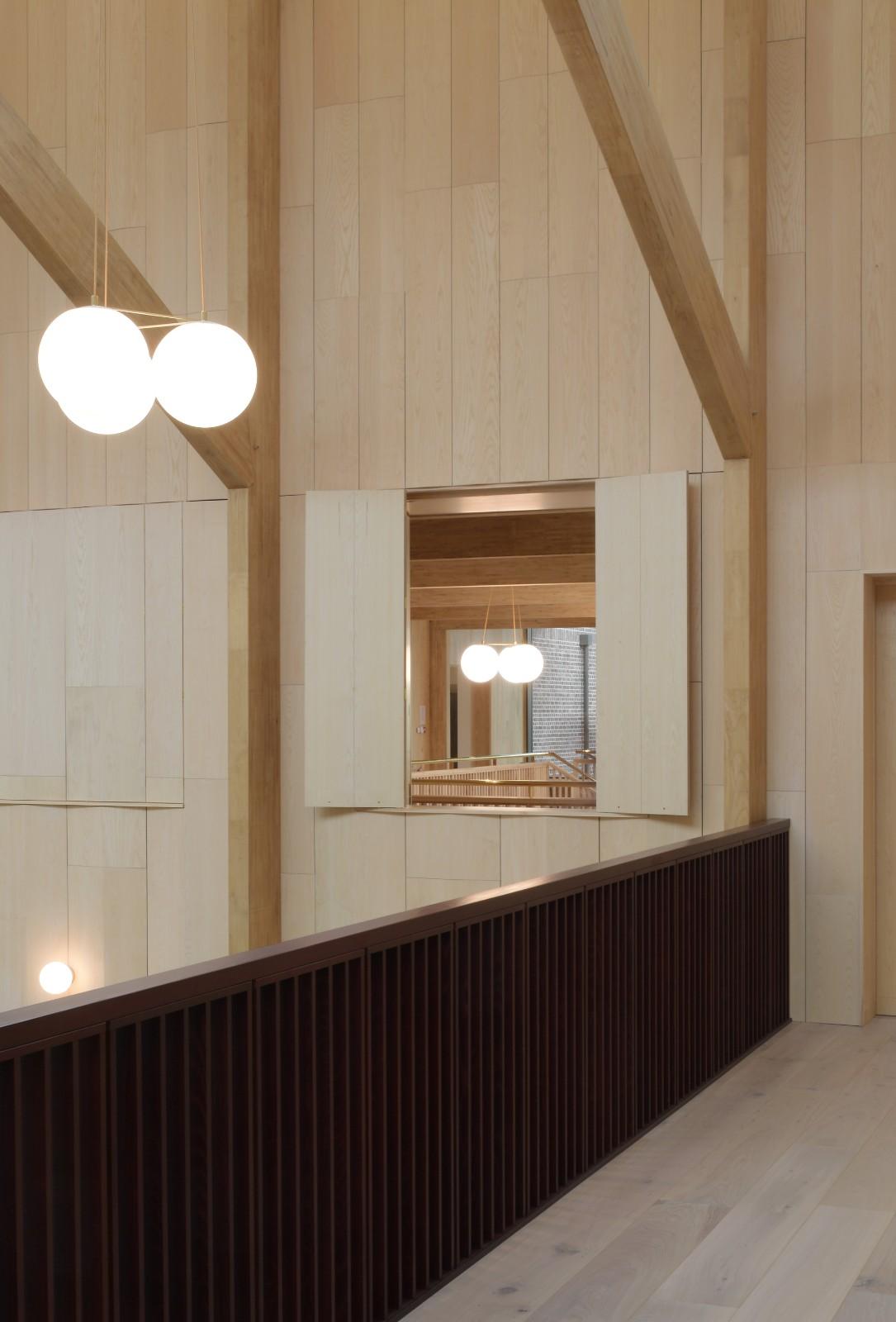 复古绿釉，剑桥大学食堂 / Feilden Fowles