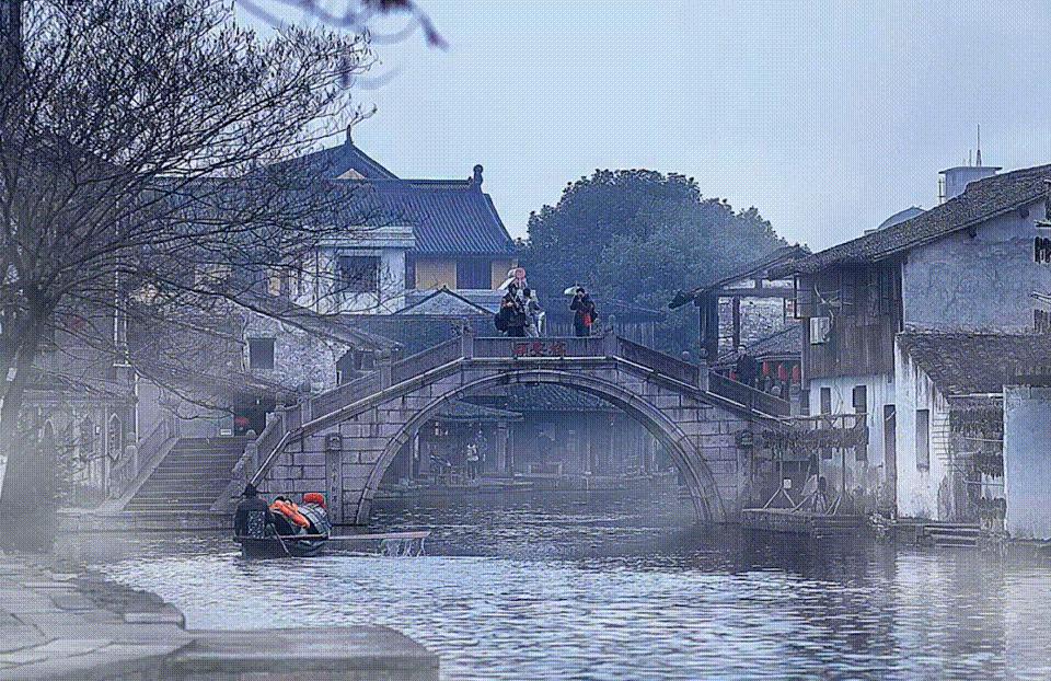 一桥两相望:苏州高铁新城双子塔 / 简和建筑