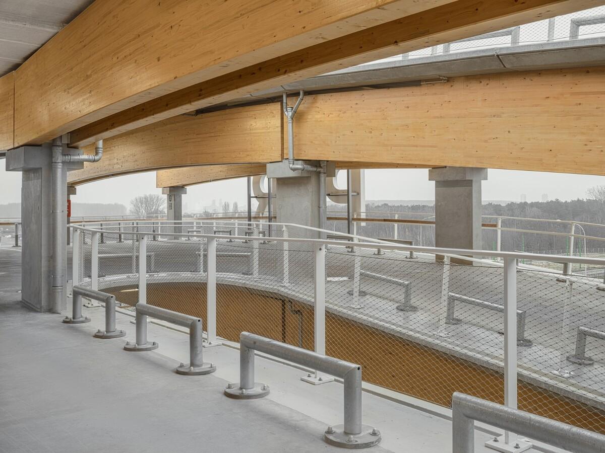 Park+Ride新模式，私人交通+公交交通 / HUB
