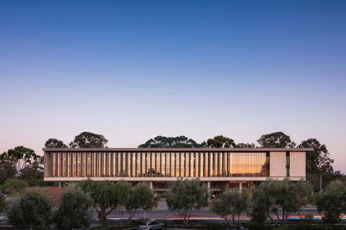 斯坦福大学医学院学术医学中心 / HOK