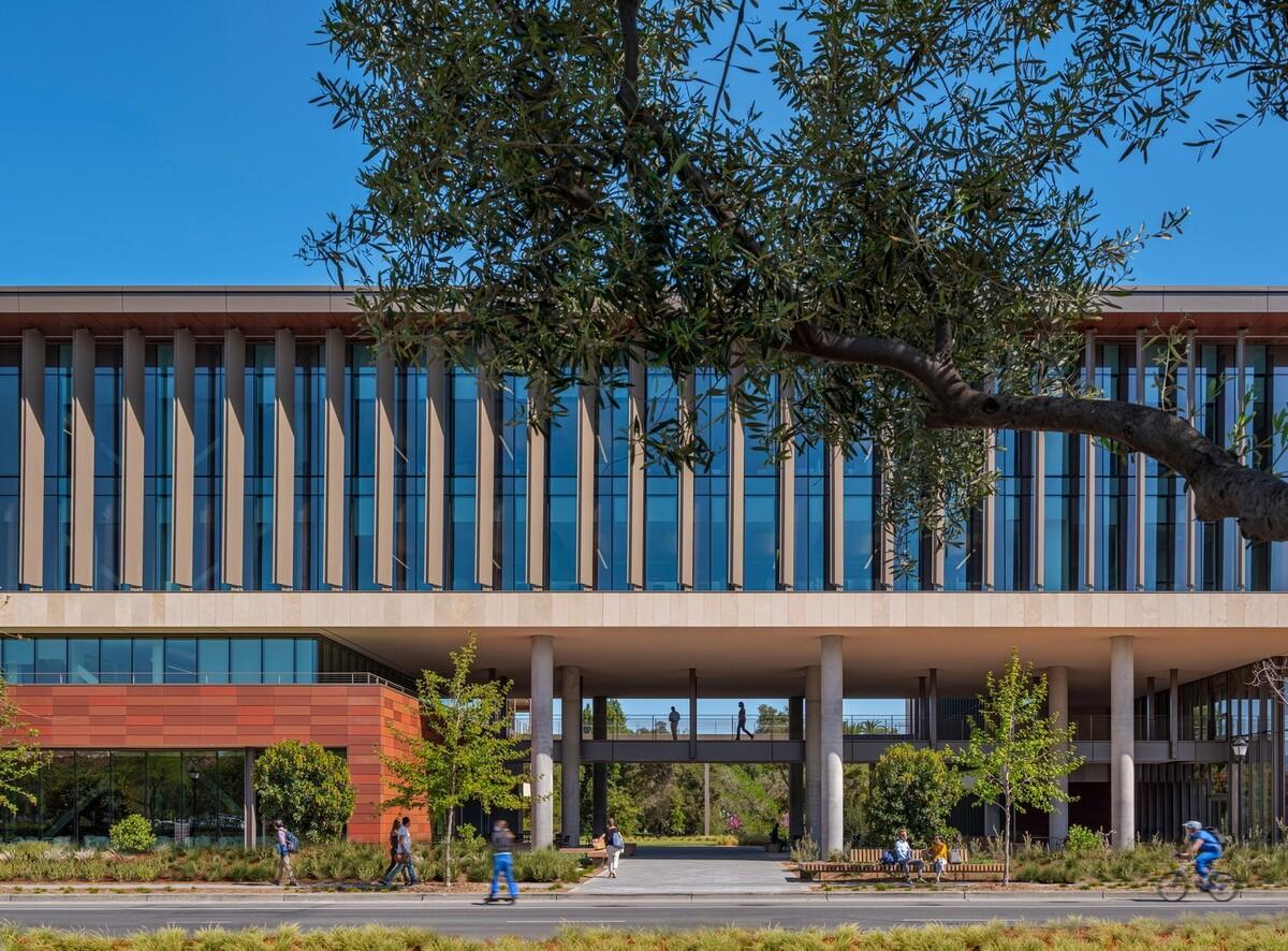 斯坦福大学医学院学术医学中心 / HOK