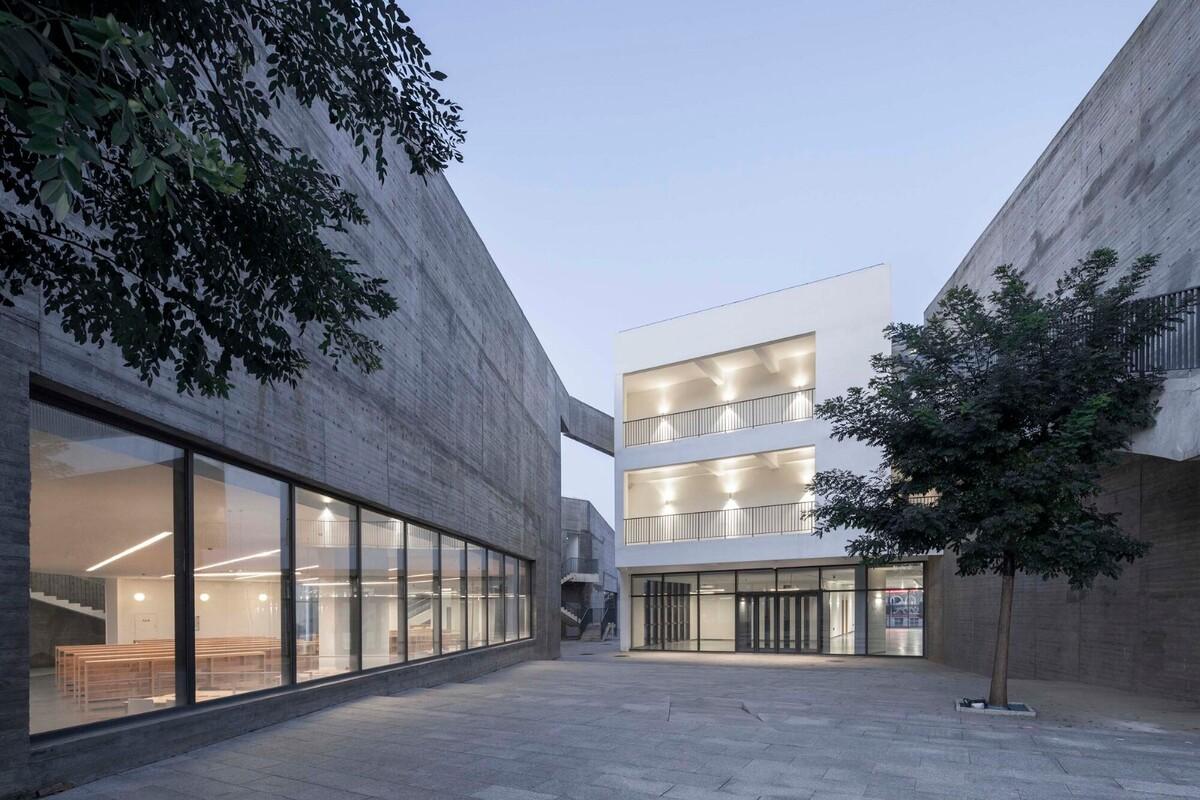 友兰中学图艺综合楼 / WAU建筑事务所