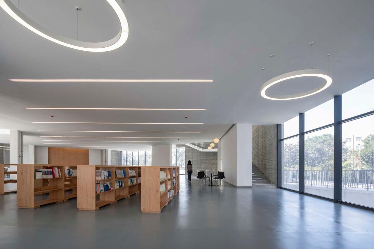 友兰中学图艺综合楼 / WAU建筑事务所