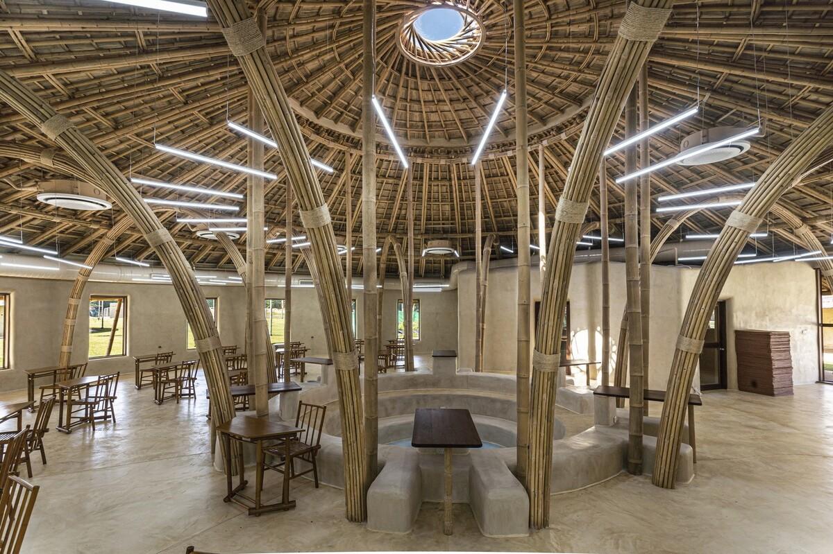 竹结构建筑，Panyaden 中学图书馆 / Chiangmai Life Architects