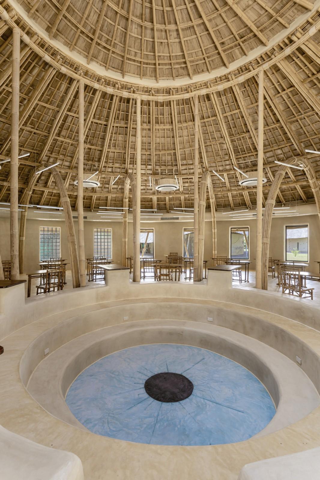 竹结构建筑，Panyaden 中学图书馆 / Chiangmai Life Architects