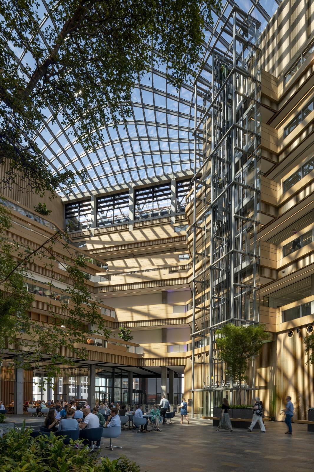 辉凌制药总部 / Foster + Partners