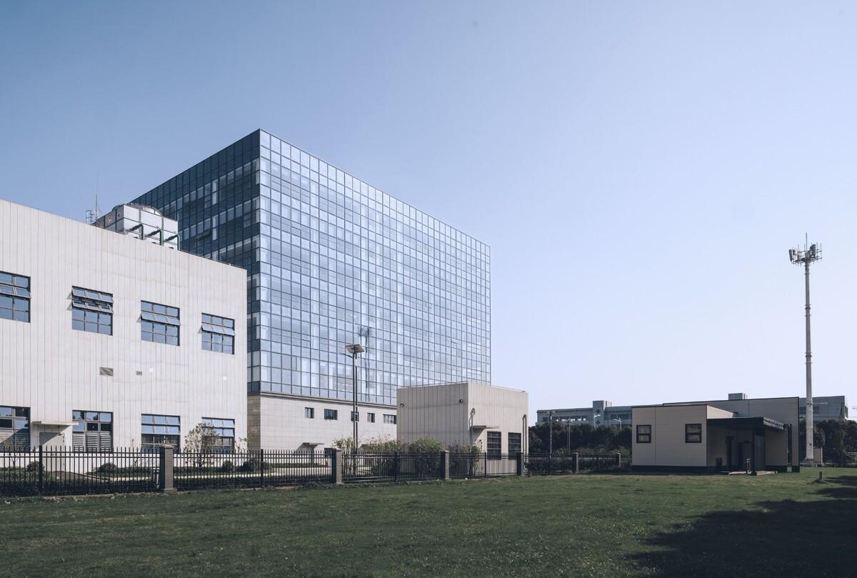国方电子研发中心 / 平介设计，苏州大学建筑学院
