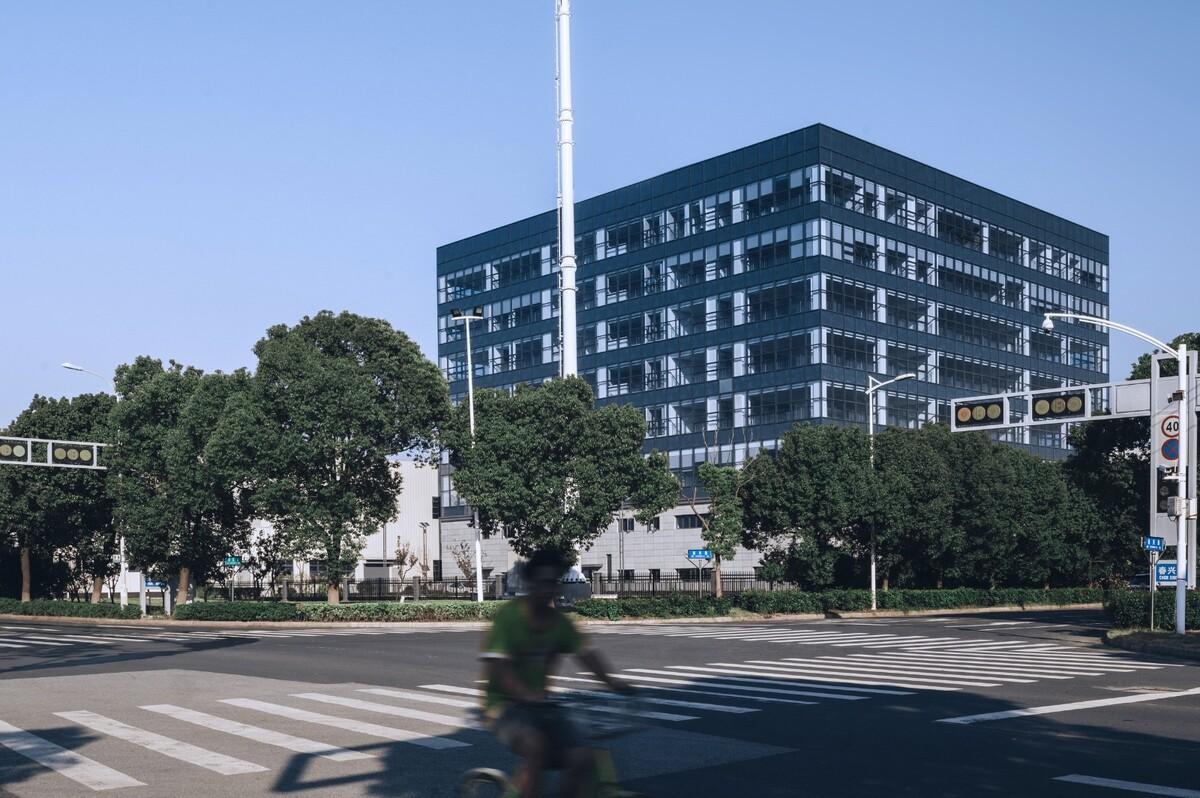 国方电子研发中心 / 平介设计，苏州大学建筑学院