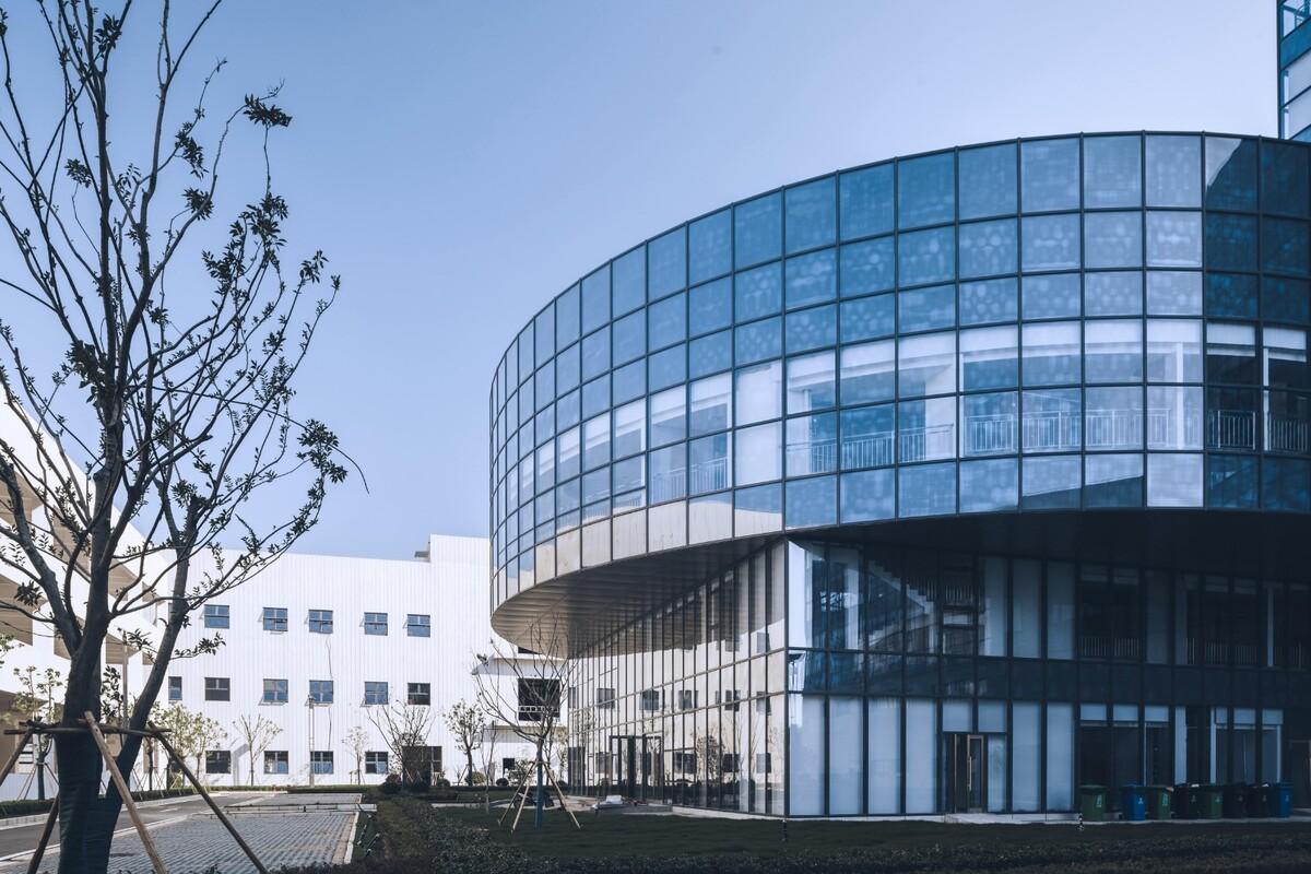 国方电子研发中心 / 平介设计，苏州大学建筑学院