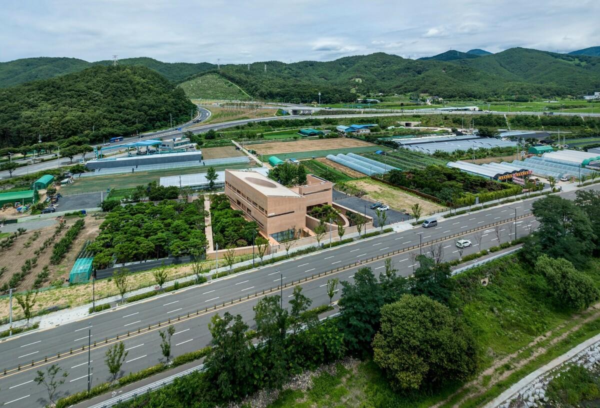 MRNW 大邱文化中心 / Society of Architecture + Yerin Kang