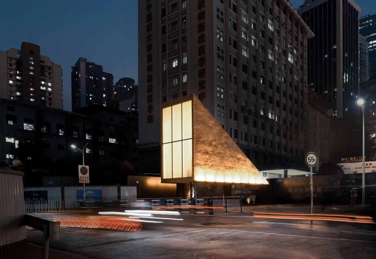重庆湖广·城市先锋展厅 / 素造建筑