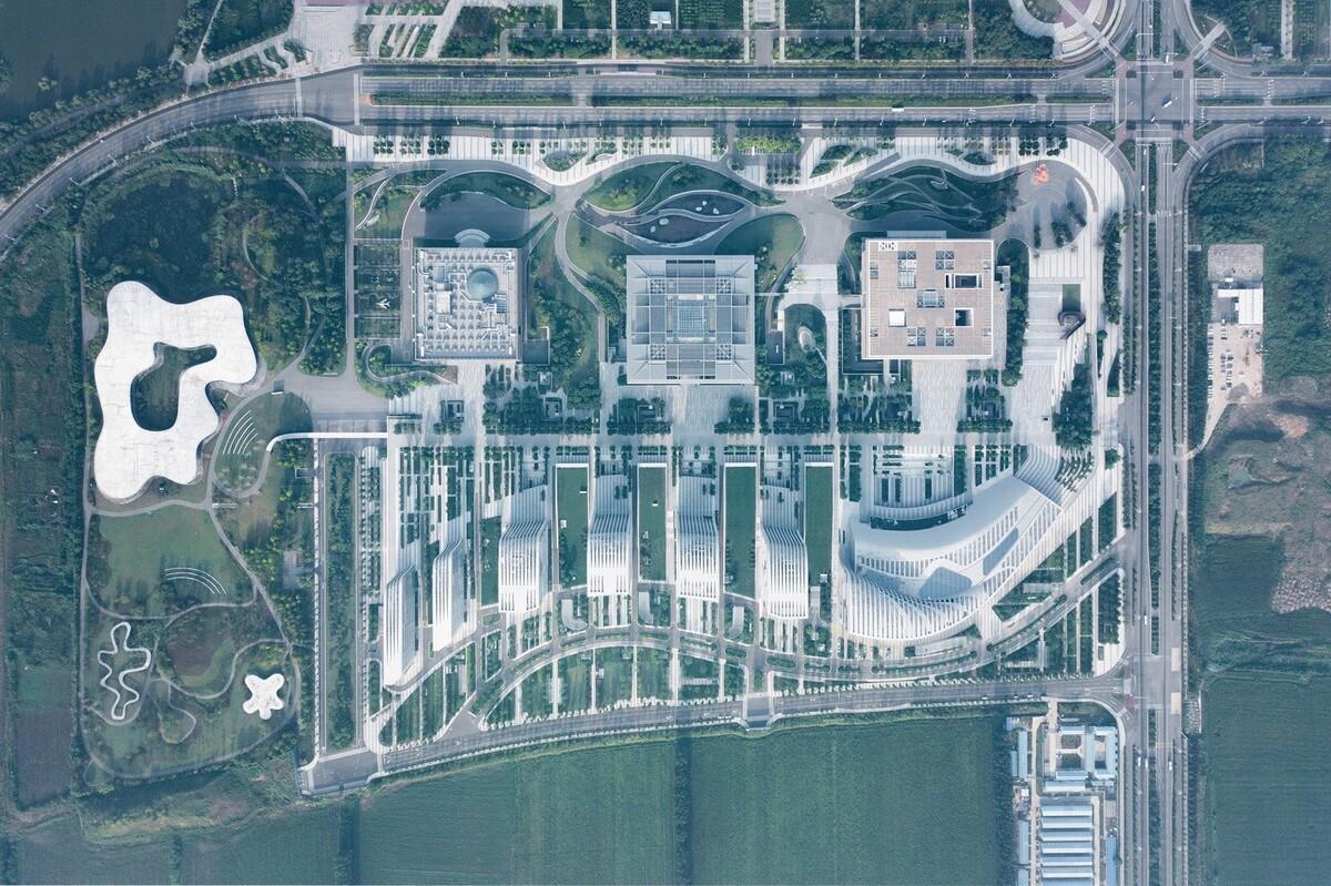 高山流水、兼收并蓄的城市文化新名片—济宁市文化中心三期文化产业园 / Laguarda.Low Architects (LLA)