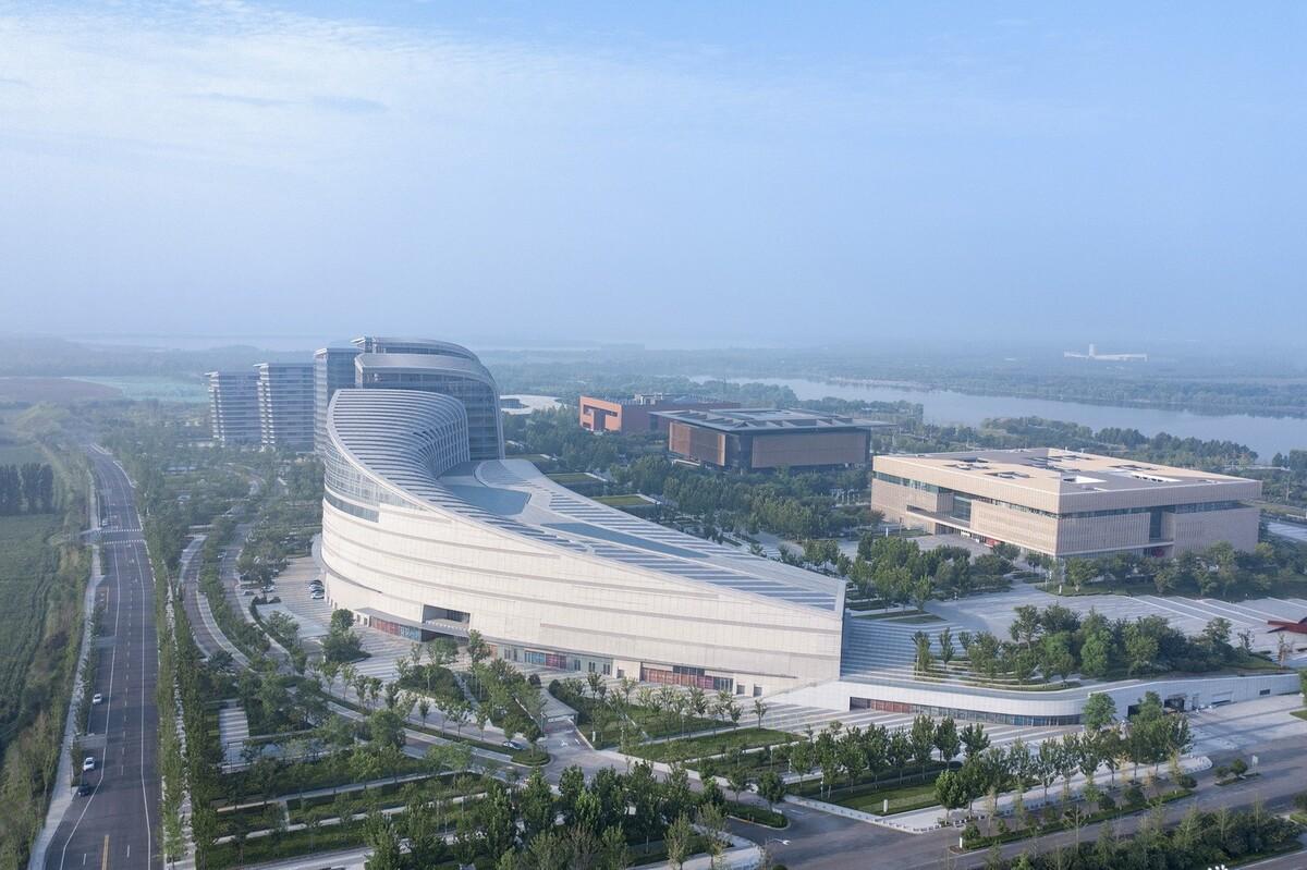 高山流水、兼收并蓄的城市文化新名片—济宁市文化中心三期文化产业园 / Laguarda.Low Architects (LLA)