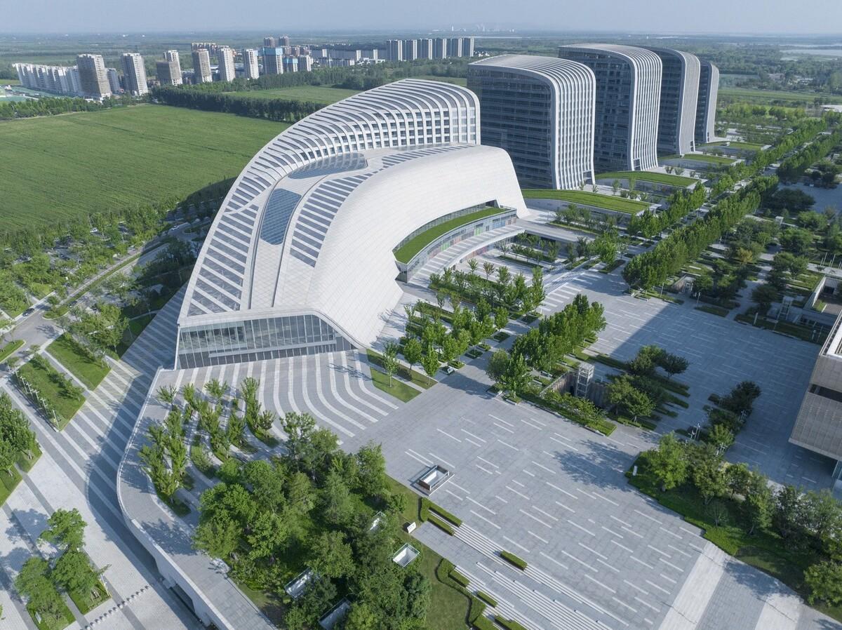 高山流水、兼收并蓄的城市文化新名片—济宁市文化中心三期文化产业园 / Laguarda.Low Architects (LLA)