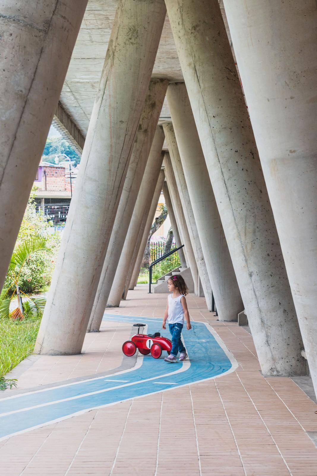 冠军摇篮儿童发展中心 / Espacio Colectivo Arquitectos