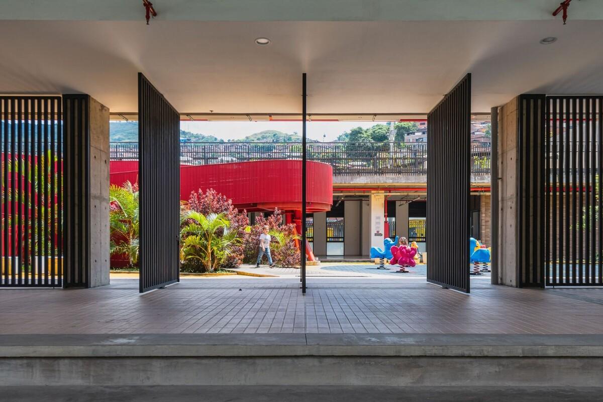 冠军摇篮儿童发展中心 / Espacio Colectivo Arquitectos