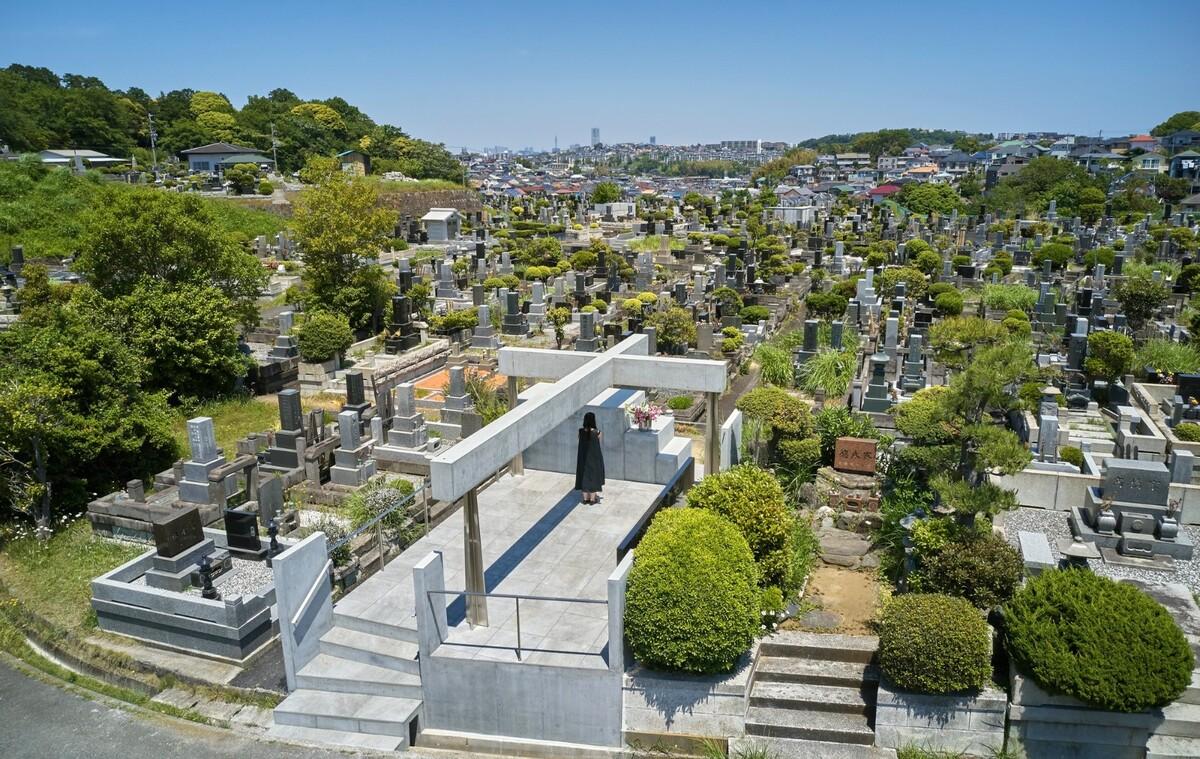 镰仓雪下教堂墓地 / 保坂猛建筑都市设计事务所