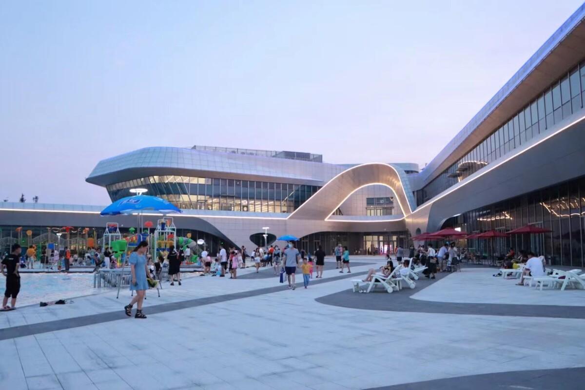 体育运动催化城市生活：桐乡市全民健身中心暨李宁体育园 / PTD柏涛设计