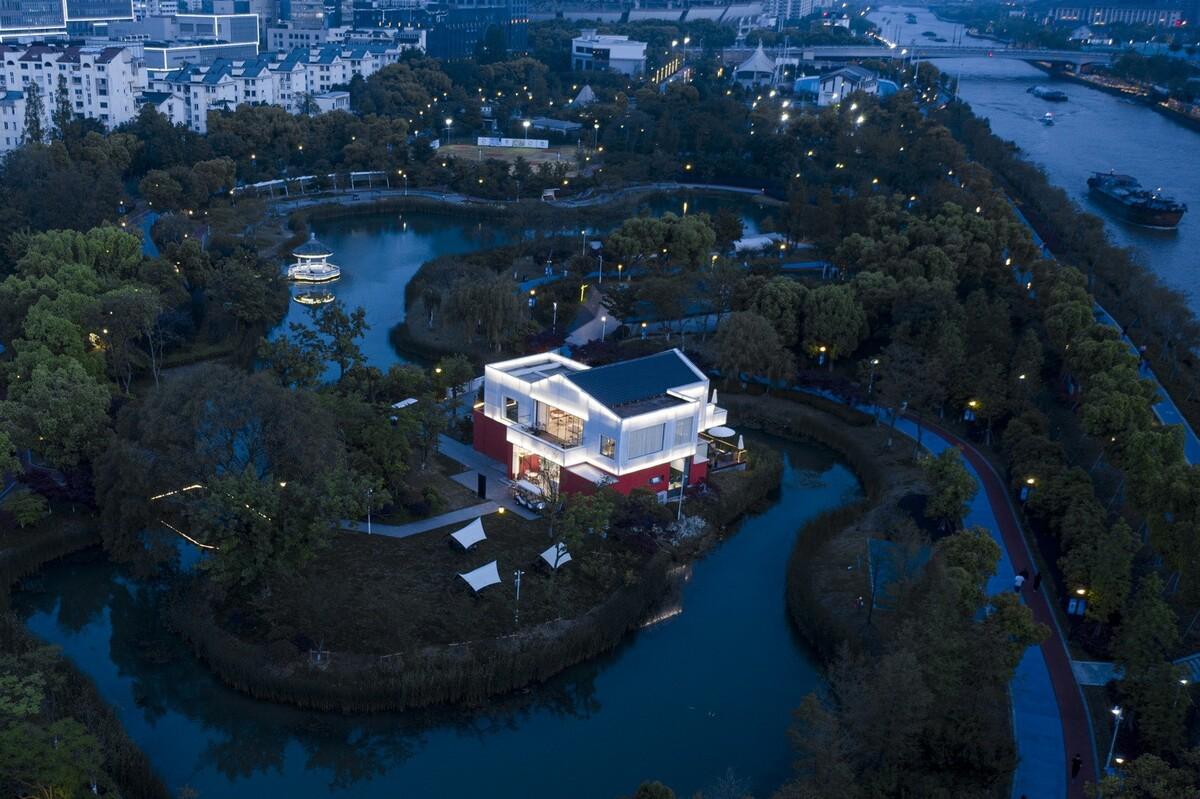 古运河边的咖啡厅 / 有点建筑