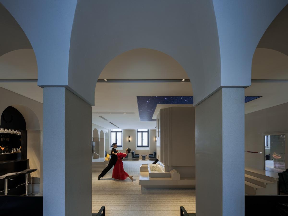 Piazza in a room：Mapoly Coffee满坡栗咖啡(历史博物馆店) / Wutopia Lab