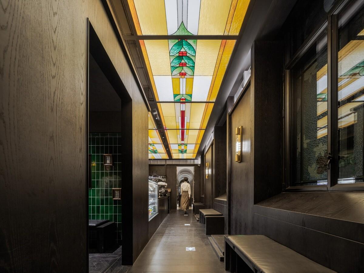 Piazza in a room：Mapoly Coffee满坡栗咖啡(历史博物馆店) / Wutopia Lab